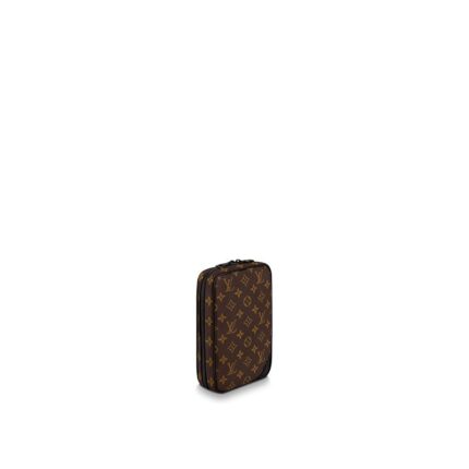 part garment and exudes House Artistic Director Virgil Abloh's youthful spirit. This bag fits close to the body and is ideal to carry around the city for convenient hands-free wear. Crafted from a choice of luxurious House materials