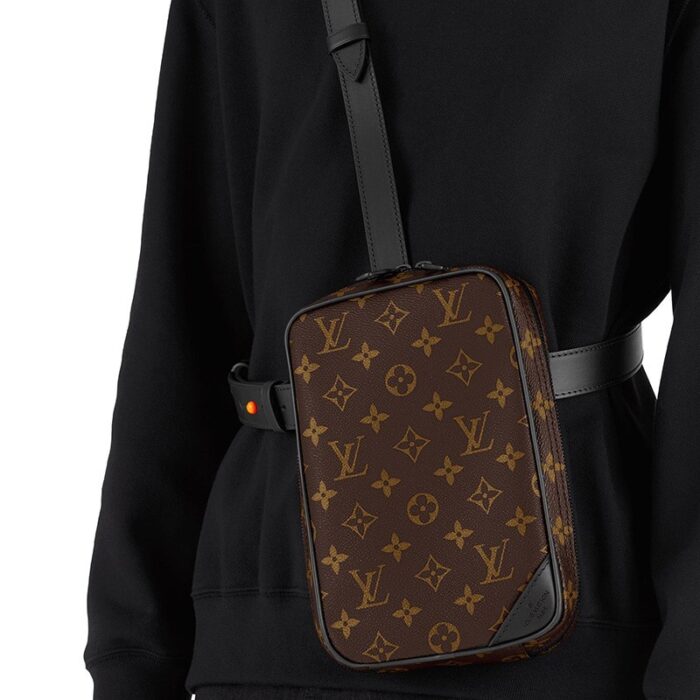 removable shoulder strap•Multiple carry options: shoulder