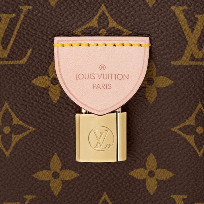 from hand or elbow to shoulder and cross-body.DETAILED FEATURES30.5 x 22.0 x 17.0 cm(length x height x width)•L 12.0 x H 8.7 x W 6.7 inches•VVN•Monogram coated canvas•Natural cowhide-leather trim•Textile lining•Gold-color hardware•2 top handles for hand or elbow carry•Removable