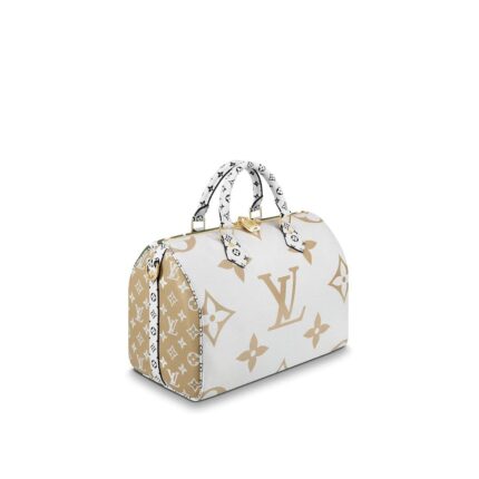 the Speedy Bandouliere handbag is dressed for Summer 2019 in the season