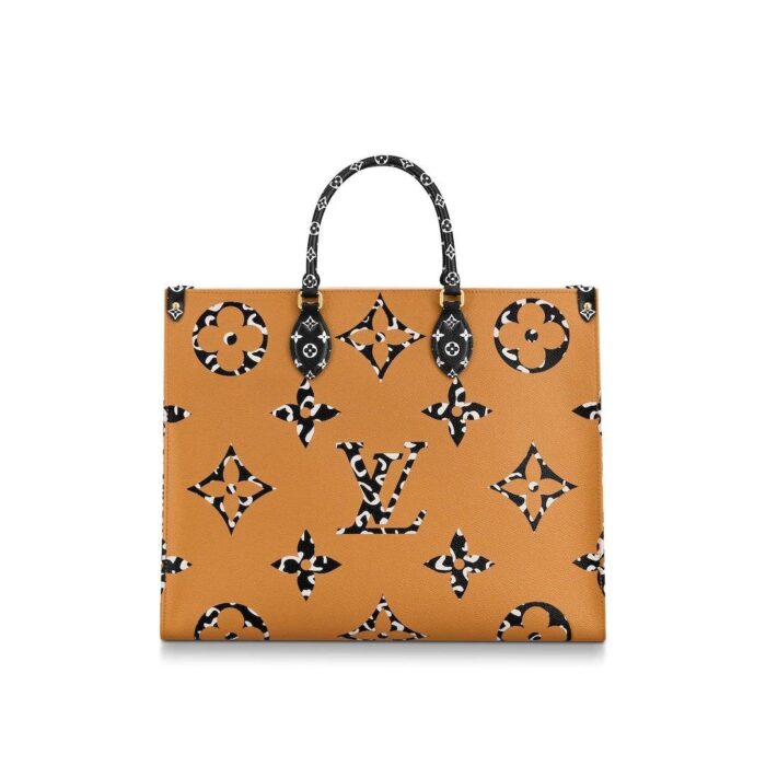 and top handles make the Onthego perfect for everyday use.Detailed features16.14 x 13.39 x 7.48 inches(Length x heightx width )•L 16.1 x H 13.4 x W 7.5 inches•Ivory and Havana Beige•Monogram coated canvas•Monogram coated-canvas trim•Textile lining•Gold-color hardware•2 top handles for hand or elbow carry•2 long shoulder straps (drop: 28 cm/11.0 inches) for shoulder carry•Flat zipped pocket inside•Double pocket inside