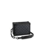 The Soft Trunk is a soft-sided messenger bag fashioned from Monogram Eclipse canvas with matte-black hardware and an adjustable strap in black leather. Subtle details such as the reinforced corners evoke the House’s iconic trunks. The supple canvas means it's body-friendly while the wide opening makes it very easy-to-use.Detailed Features9.84 x 7.09 x 3.94 inches(Length x Height x Width)•Monogram Eclipse coated canvas•Textile lining•Cowhide-leather trim•Matte-black hardware•Adjustable and removeable leather strap•Zip closure•Inside duo flat pocket