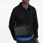 - Brand : Louis Vuitton