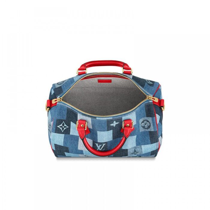 crafted look. The handles and strap in bright red leather add punch to a perfect casual-chic companion.