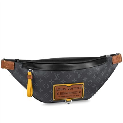 The Discovery Bumbag is revisited in Monogram Eclipse canvas with an embossed leather patch for the Gaston Labels Collection. This special edition was inspired by the vintage luggage labels collected by Louis Vuitton's grandson