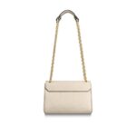 max. 55 cm/21.7 inches)•Front flap•Open front pocket•Inside flat pocket