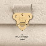 - Brand : Louis Vuitton