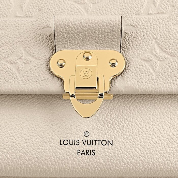 - Brand : Louis Vuitton