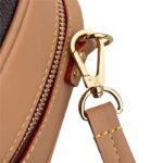 it emanates casual elegance. A light bag with plenty of room to hold the essentials – perfect for today's on-the-go lifestyles.Detailed Features22 x 15 x 7 CM(Length x Height x Width)•Monogram coated canvas•Aged natural cowhide trim•Microfiber lining•Gold-color hardware•Adjustable leather strap with holes•Double zip closure with leather pulls•Inside flat pocket