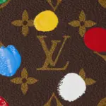 the LVxYK OnTheGo MM features an eye-catching print based on the eminent Japanese artist’s signature dots. Monogram canvas is adorned with multicolored dots painstakingly reproduced from a trunk that Kusama painted a decade ago after her first collaboration with the House. A body-friendly bag that makes an upbeat artistic statement.