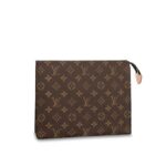 The largest of the toiletry pouch in Monogram canvas boasts a spacious interior with gusset sides for easy storage. It slips easily into a handbag.Detailed Features•26 x 20 x 5 CM(Length x Height x Width)•Monogram canvas•Golden brass zip closure with leather tab•Washable lining