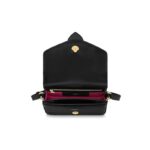max 52cm/20.1 inches) with LV Circle buckle and metallic eyelets•LV Circle signature on the flap•Monogram Flower shaped magnetic closure•2 inside compartments•Inside flat pocket•Inside zipped pocket