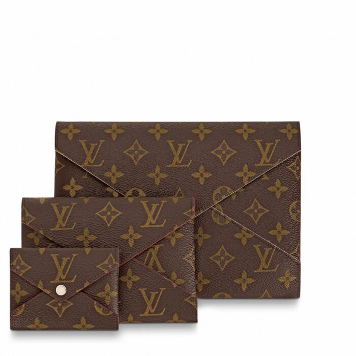 The Pochette Kirigami is a 3-in-1 pouch composed of 3 individual envelopes that fit into each other like a Russian nesting doll. There is a larger pochette for everyday items like an iPad