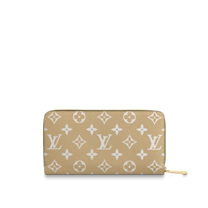 including multiple credit-card slots and a zipped coin pocket