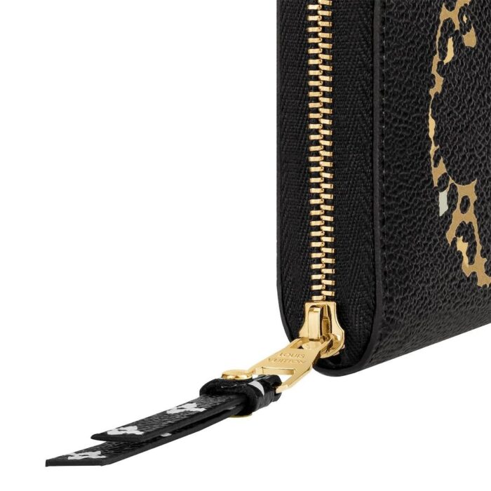 - Brand : Louis Vuitton