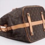 - Brand : Louis Vuitton