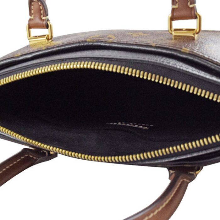 - Type : Satchels