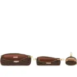 it has both a removable gold-tone chain and an adjustable Louis Vuitton inscribed Jacquard strap for multiple carrying options.Detailed Features