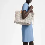 elbow or shoulder carry4 side lacesHook closureFlat