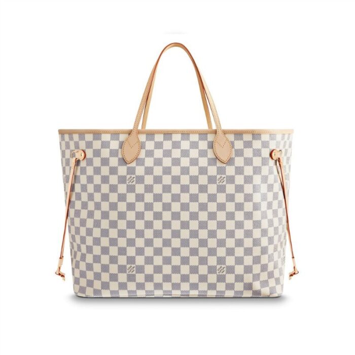 it features a removable pouch which can serve as a clutch or an extra pocket.Detailed Features15.35 x 12.60 x 7.48 inches(Length x Height x Width)•Rose Ballerine Pink•Damier Azur coated canvas•Natural cowhide-leather trim•Striped textile lining•Gold-color hardware•2 top handles for hand