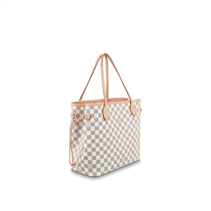 textile-lined zipped inside pocket•Removable zipped pouch•D-ring