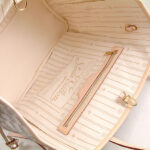 sans-serif; font-size: 12px;">This adaptable bag in Damier canvas can be used as a tote with large storage space