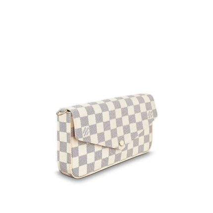 the elegant Pochette Felicie in Damier Azur canvas is the stylish solution to carry and organise all your daily essentials. Much more than a wallet