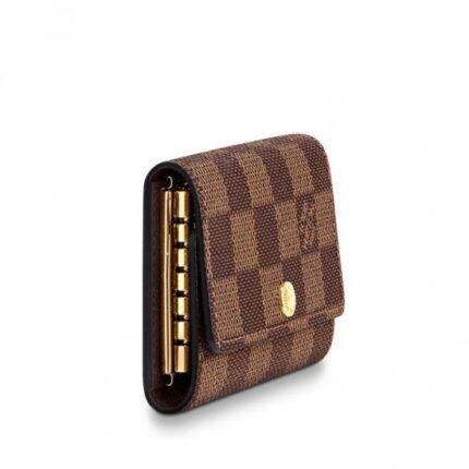 <p style="box-sizing: border-box; margin: 0px 0px 15px; color: #233851; font-family: Overpass; font-size: 16px; background-color: #ffffff;"><span style="box-sizing: border-box;">In Damier canvas