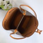 - Brand : Louis Vuitton