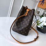 - Type : Shoulder Bags