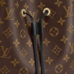 - Type : Shoulder Bags