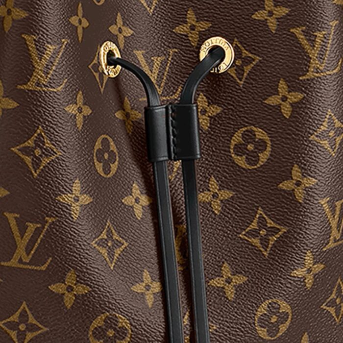 - Type : Shoulder Bags