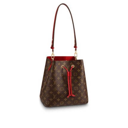 26.0 x 22.0 x 27.0 cm (Length x heightx width ) •Monogram coated canvas•Colorful calf•leather trim•Colorful bonded microfiber lining•Gold•color metal hardware•Drawstring closure•Adjustable long strap with press studs•Inside zipped pocket