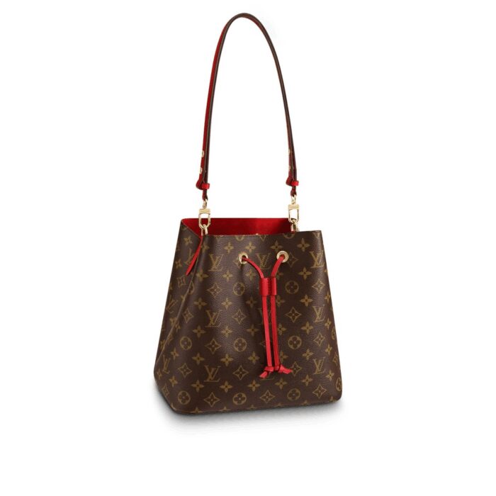 26.0 x 22.0 x 27.0 cm (Length x heightx width ) •Monogram coated canvas•Colorful calf•leather trim•Colorful bonded microfiber lining•Gold•color metal hardware•Drawstring closure•Adjustable long strap with press studs•Inside zipped pocket