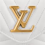 sans-serif; letter-spacing: 0.4px;">Louis Vuitton introduces the versatile New Wave Multi-Pochette crossbody handbag in quilted calf leather. With its wide strap