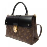 sans-serif; font-size: 14px; letter-spacing: 0.3px; background-color: #ffffff;">•Monogram canvas body & smooth leather flap