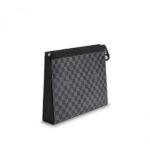 structured pouch that can be used for a variety of purposes. It can be carried in the hand for a stylish look