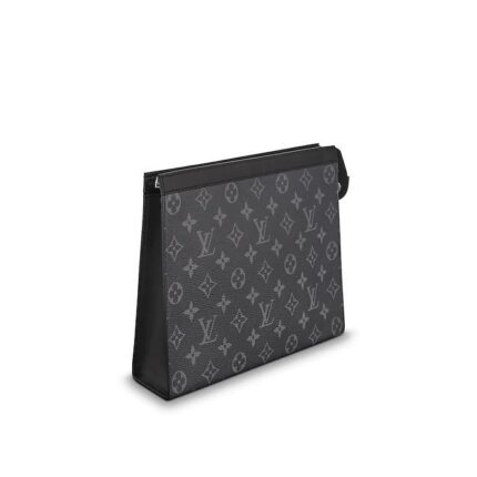 this new MM size for the Pochette Voyage is resolutely masculine and is perfect to carry your essentials inside a travel bag.DETAILED FEATURES27.0 x 21.0 x 3.0 cm( lengthx heightx width )•10.6 x 8.3 x 1.2 inches•Zip closing system•1 flat internal pocket•6 internal credit card slots•Microfiber lining