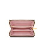 - Type : Wallets