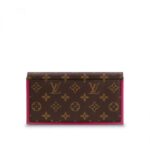 vibrant look. Its signature is the feminine Monogram flower press stud