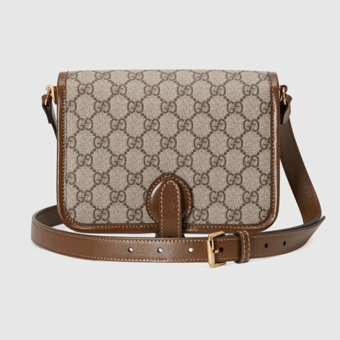 sans-serif; font-size: 12px; vertical-align: baseline; color: #4b4b4b; background-color: #ffffff;">The Interlocking G has remained one of the most symbolic codes of the House since its introduction. The distinguishing emblem appears as a leather detail atop this shoulder bag. Completing the design's logo feel