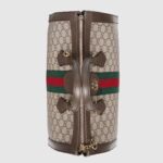 here reworked with a sophisticated take. The bag is completed with a detachable shoulder strap which allows it to be carried in multiple ways.