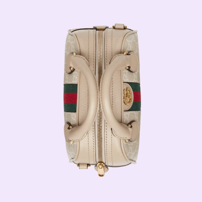 GG Supreme canvas has become a staple throughout the Gucci universe. Reinterpreted through the Gucci lens