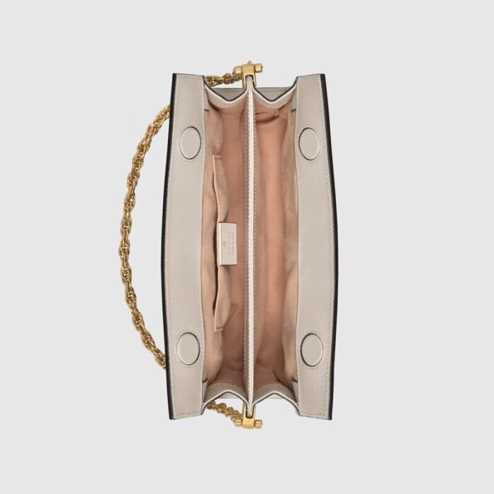 sans-serif; font-size: 16px; background-color: #ffffff;">The Ophidia collection is reimagined in Gucci's "Aria-Fashion Aria" collection