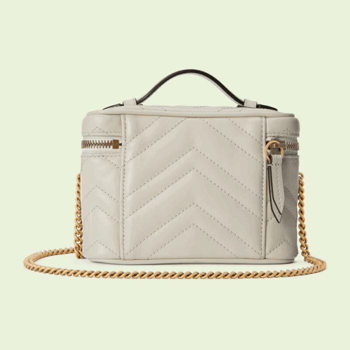 the accessory can be styled in different ways.