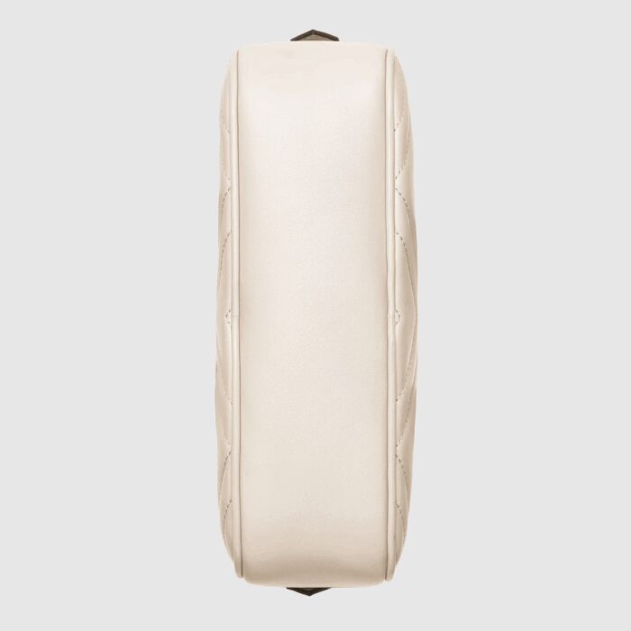 sans-serif; font-size: 12px; vertical-align: baseline; color: #4b4b4b; background-color: #ffffff;">The small GG Marmont chain shoulder bag has a softly structured shape and a zip top closure with the Double G hardware. The chain shoulder strap has a leather shoulder detail. Made in matelassé leather with a chevron design and GG on the back.