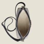 the classic palette defines this small Ophidia shoulder bag.