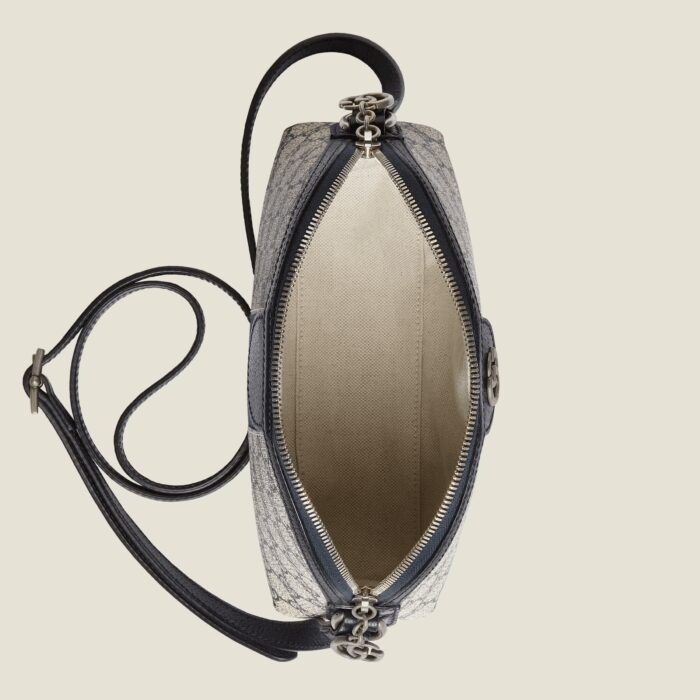 the classic palette defines this small Ophidia shoulder bag.