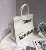 sans-serif; font-size: 14px; letter-spacing: 0.07px; background-color: #ffffff;">- 100% calfskin