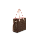 it's roomy without being bulky. The side drawstrings can be adjusted for a smart look or loosened for a more casual look